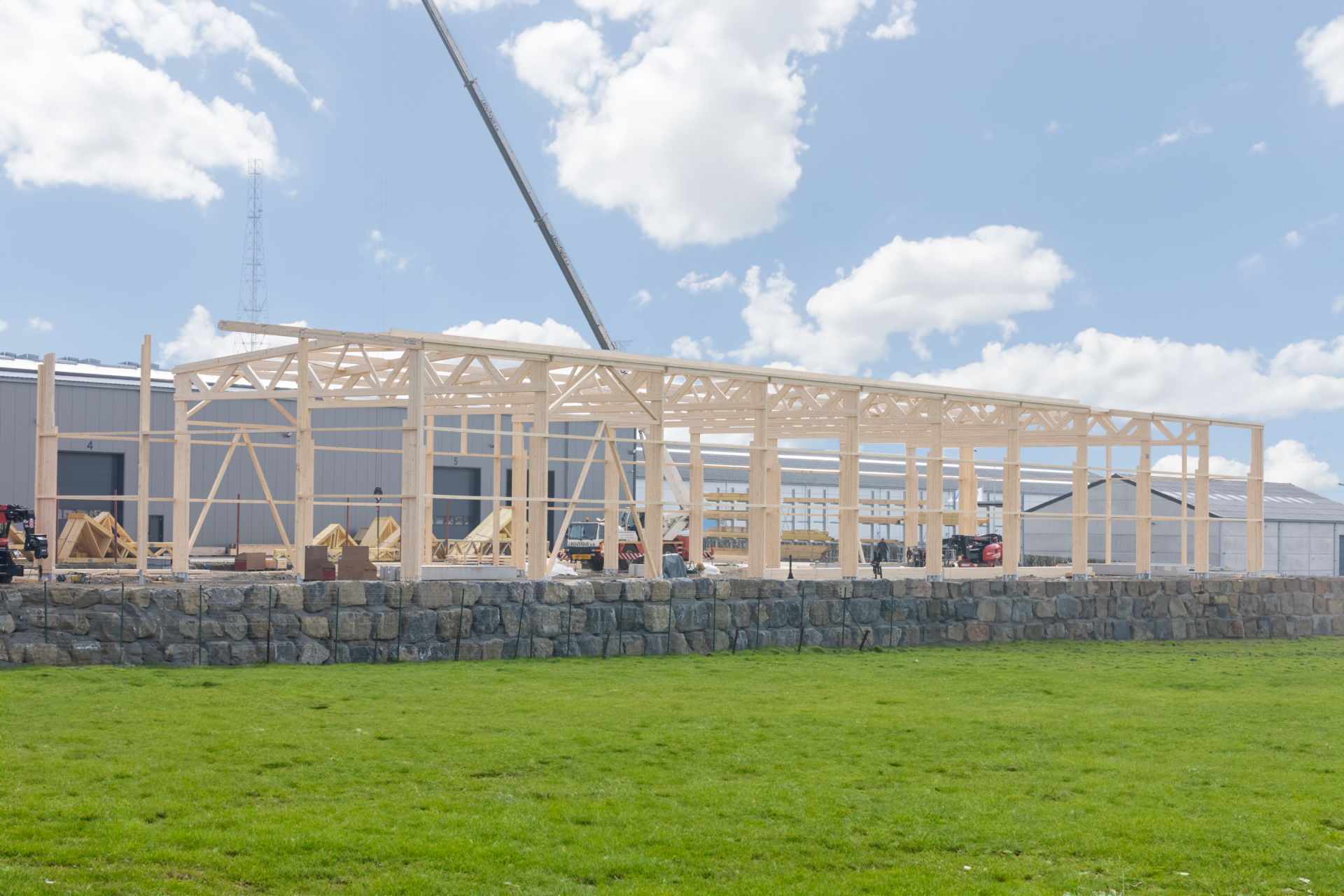 Structure en bois_hall industriel_Chimsco_retouche (9)